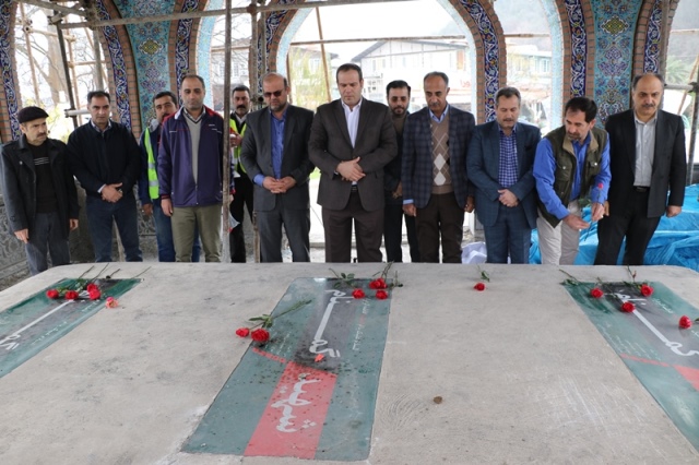 تجدید میثاق شهردار و اعضای شورای اسلامی شهر با شهدای گمنام در چهلمین سالگرد پیروزی انقلاب اسلامی